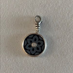 C2565 In Bloom Charm